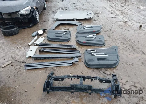 2024 Toyota Tundra Sr5 z USA, uszkodzony, nr VIN 5TFLA5DB5RX191860